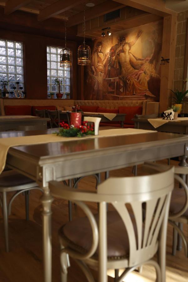 Vila Borgjeze คอร์เชอ ภายนอก รูปภาพ